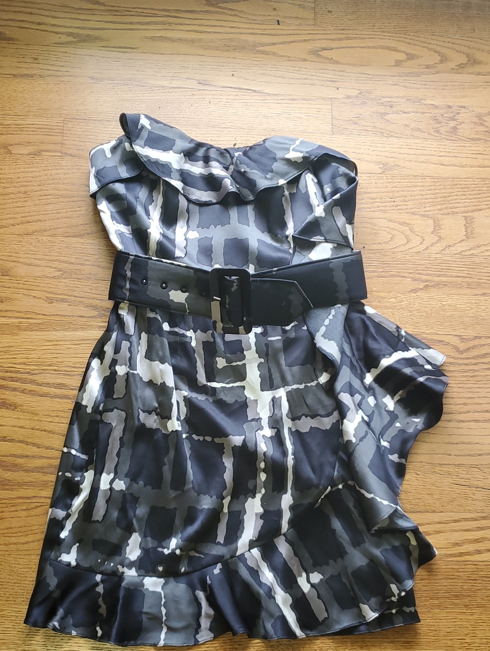 EXPRESS SILK Strapless Black and Gray Abstract Belted Mini Dress